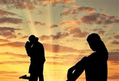 為什么老公背叛了之后，妻子們還要挽回出軌渣男，不是因?yàn)閻?ài)